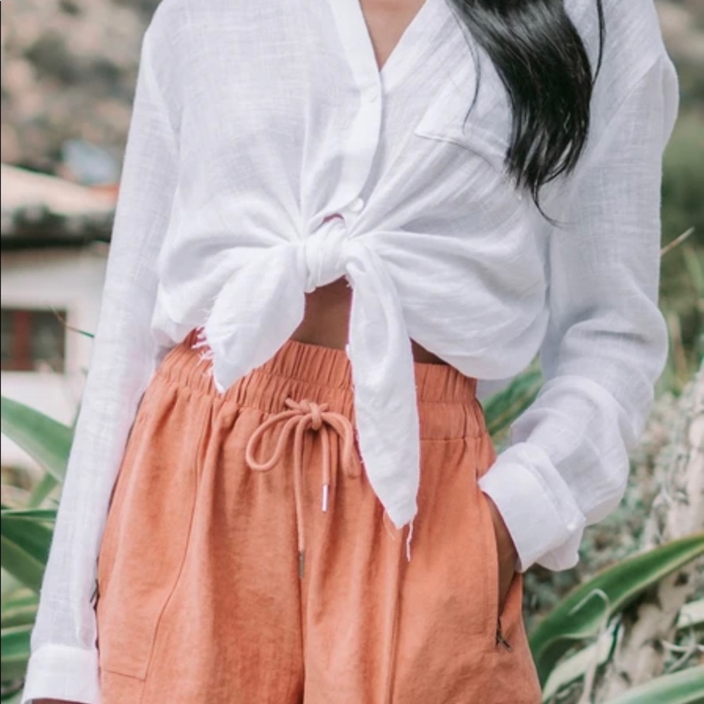 NWB!! Amaryllis Shorts - include pockets and have a drawstring at the waist.